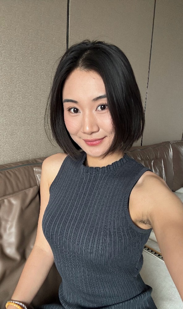 A611 照片1178张 视频1368个 中国女 少妇 气质女 健身 瑜伽 生活日常 秀身材 丝袜 真实