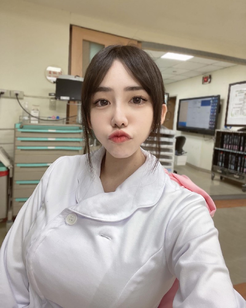 A646 照片1148张 视频52个 台湾 护士 医护 性感大胸美女 生活日常 旅游