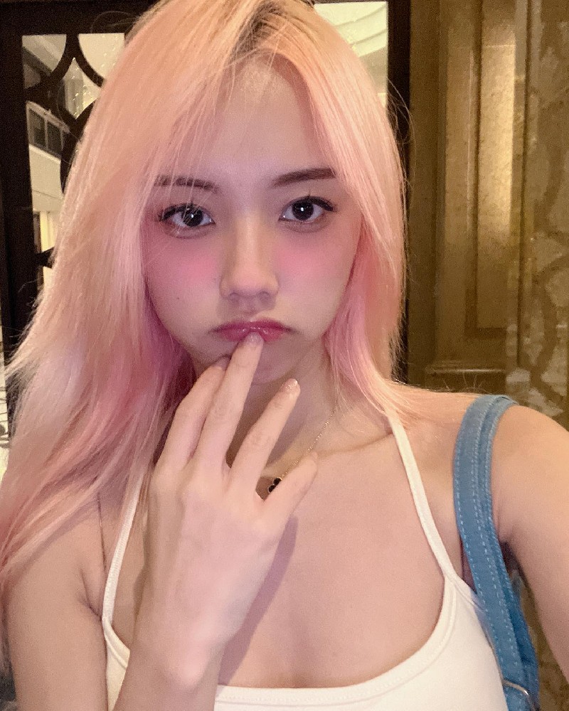 G969 照片4535张 视频70个 同人私密 高颜值美籍华人 电竞 丝袜