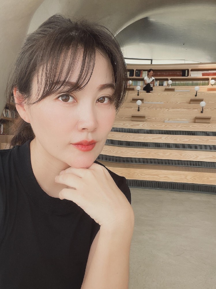 A649 照片674张 视频13个 中国女 大学老师 宝妈 日常 生活 自拍多