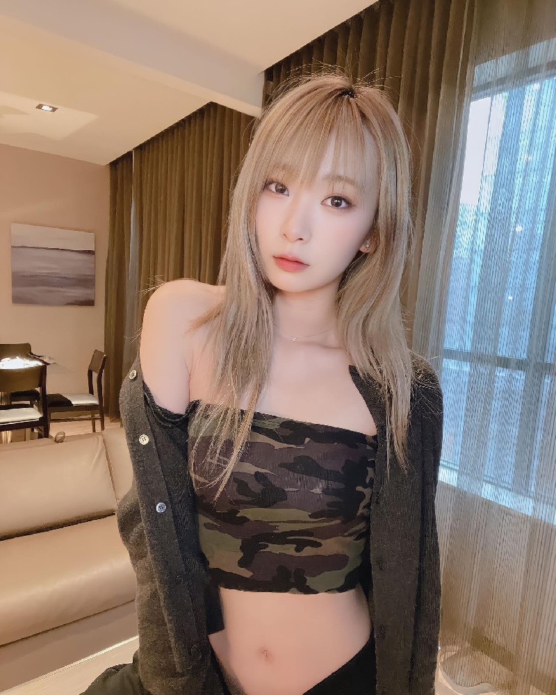 G095 照片749张 视频207个 同人私密 可爱真实美女