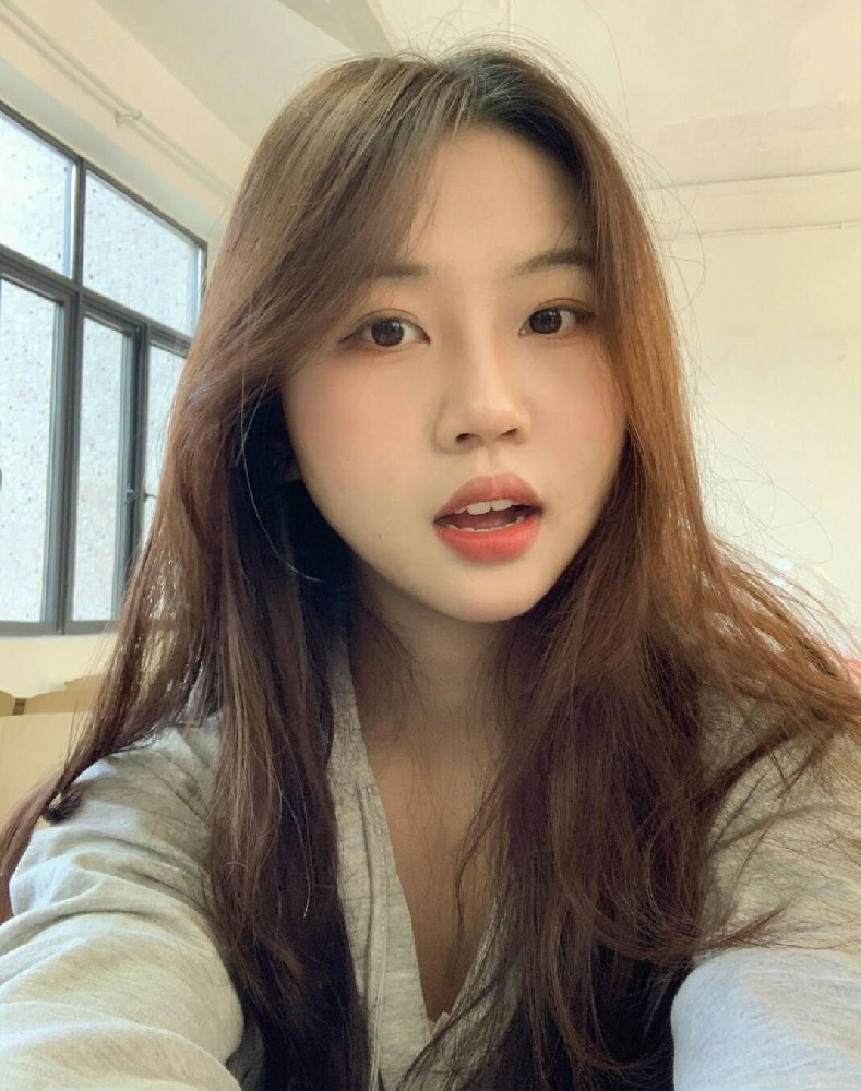 A426 照片673张 视频85个 中国女 可爱圆脸 大学生 小姐姐 真实 生活日常