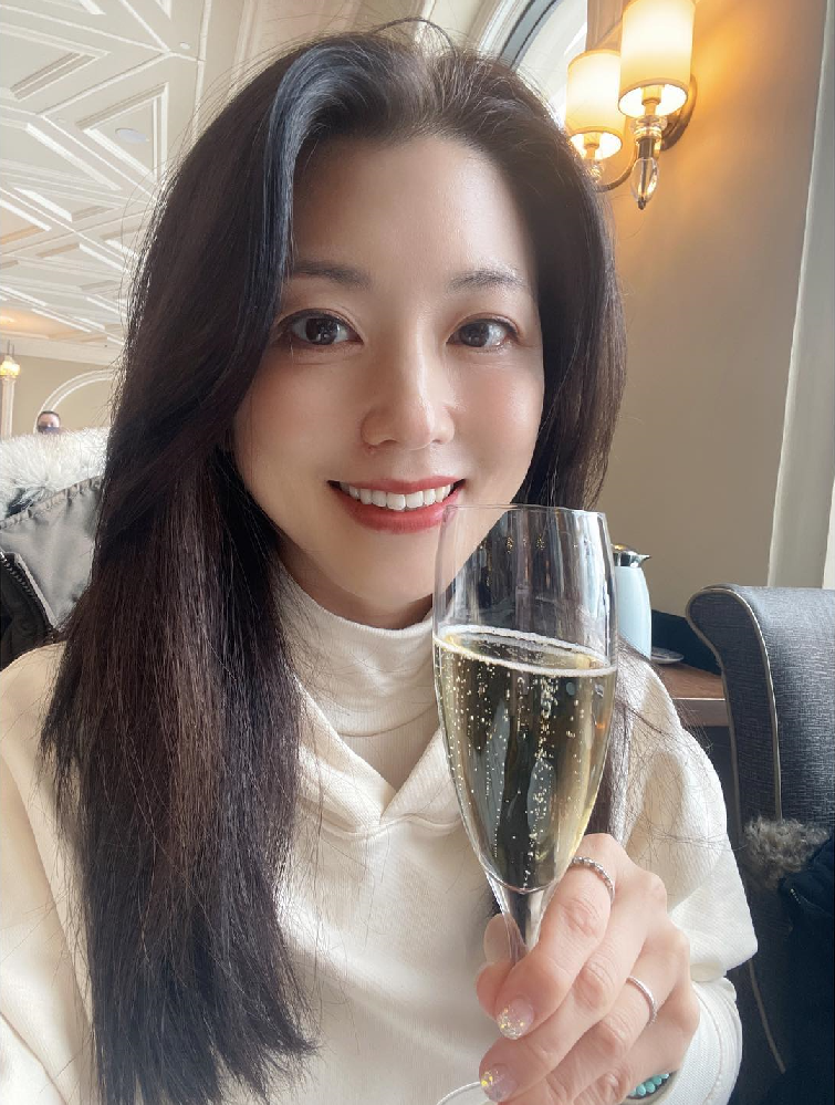 A802 照片1587张 视频62个 加拿大 成熟气质美女 生活日常 旅游 两个孩子的妈 宝妈