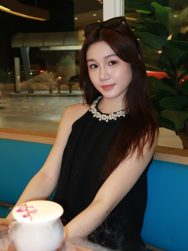 A832 照片1759张 视频10个 中国女 性感气质美女 生活日常 旅游