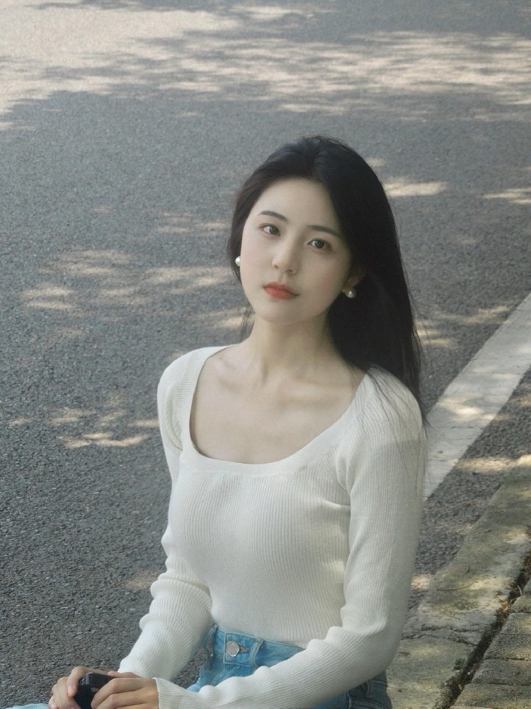 A833 照片1302张 视频57个 中国女 真实 生活日常 旅游 自拍多 少妇 小姐姐