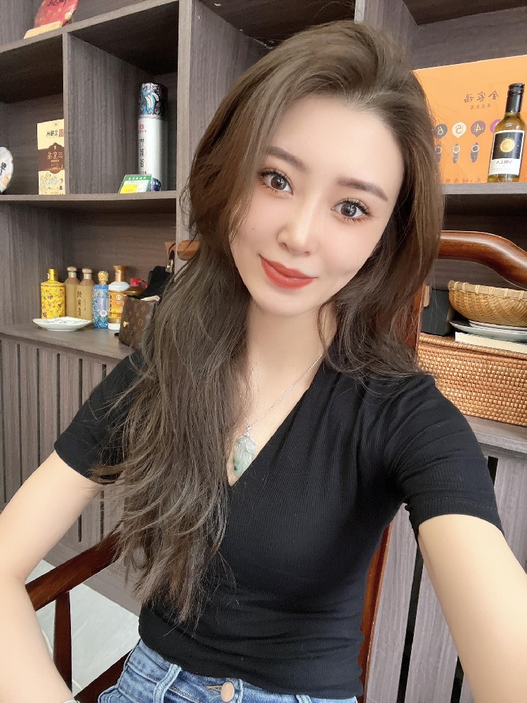 A850 照片189张 视频68个 中国女 成熟气质美女 生活日常 旅游 真实