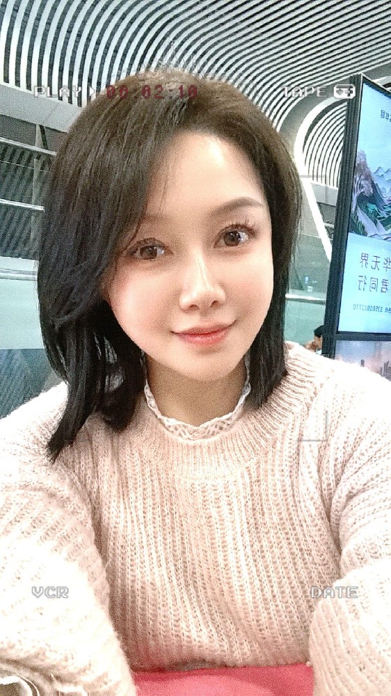 A871 照片75张 视频427个 中国女 成熟阿姨 生活日常 旅游 自拍 自拍视频多