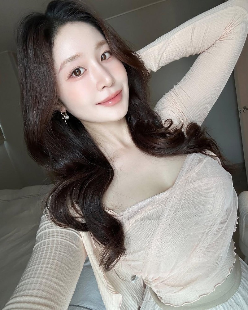 A873 照片730张 视频8个 中国女 高颜值气质美女 瑜伽 健身 大胸 自拍多