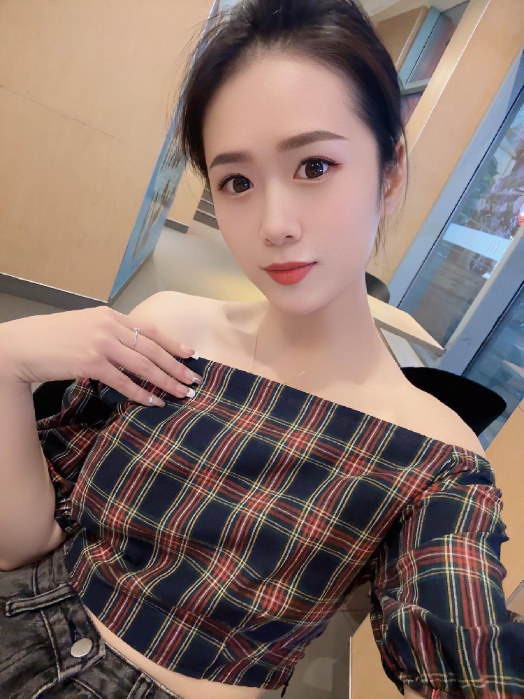 A879 照片169张 视频117个 中国女 美女少妇 生活日常 旅游 自拍多 自拍视频多 真实