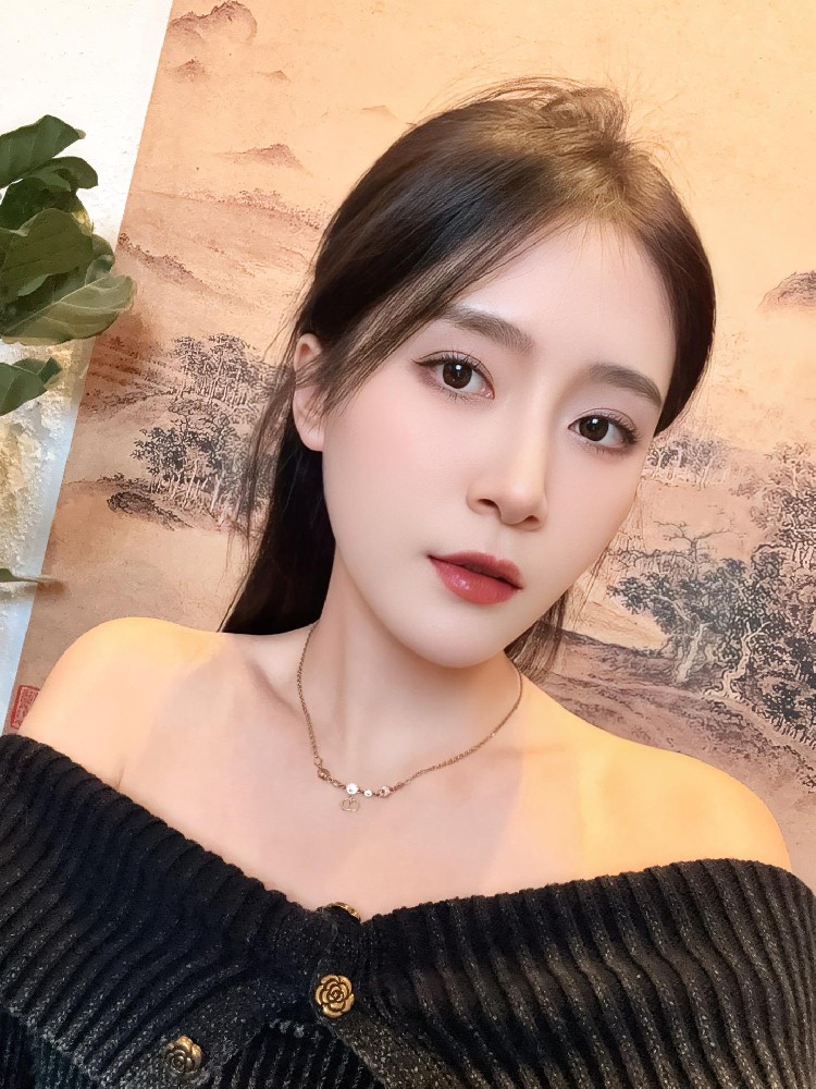 A886 照片302张 视频9个 中国女 年轻美女 气质 生活日常 旅游 真实