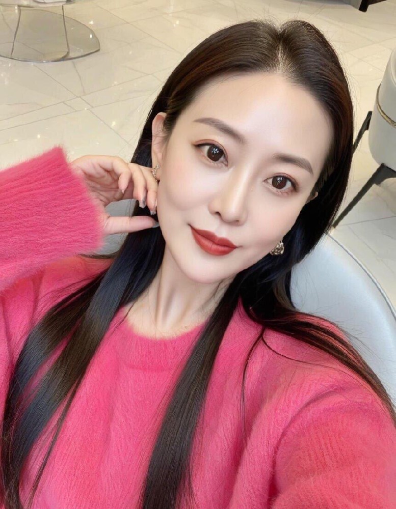 A900 照片199张 视频39个 中国女 气质少妇 御姐 健身 生活日常 旅游 自拍多