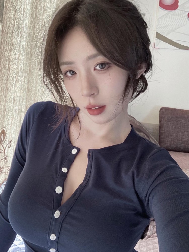 A910 照片212张 视频72个 中国女 真实小姐姐 年轻美女 性感 生活日常 旅游