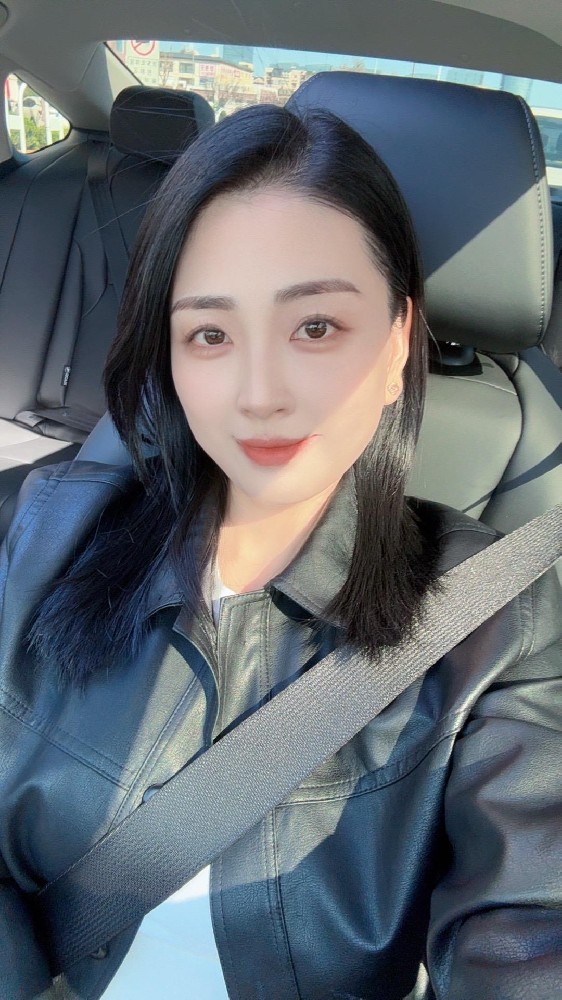 A913 照片30张 视频247个 中国女 气质少妇 生活日常 旅游 自拍视频多