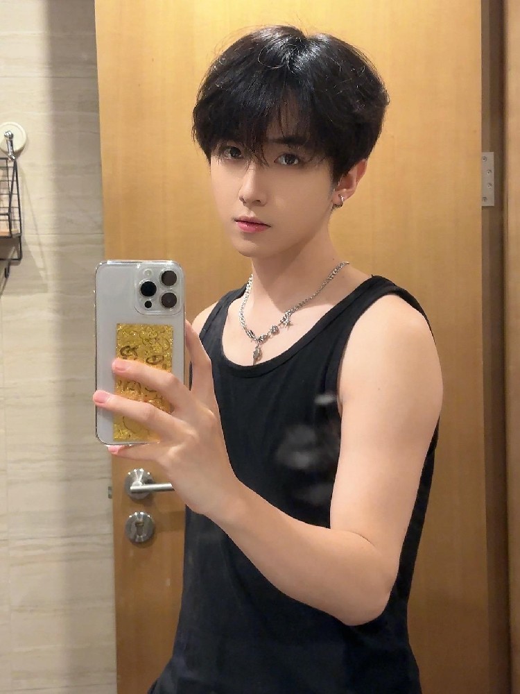 D846 照片480张 视频164个 中国男 学生 奶狗 生活日常 真实