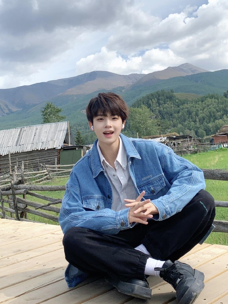 D848 照片2290张 视频87个 中国男 年轻帅哥 奶狗 生活日常 旅游