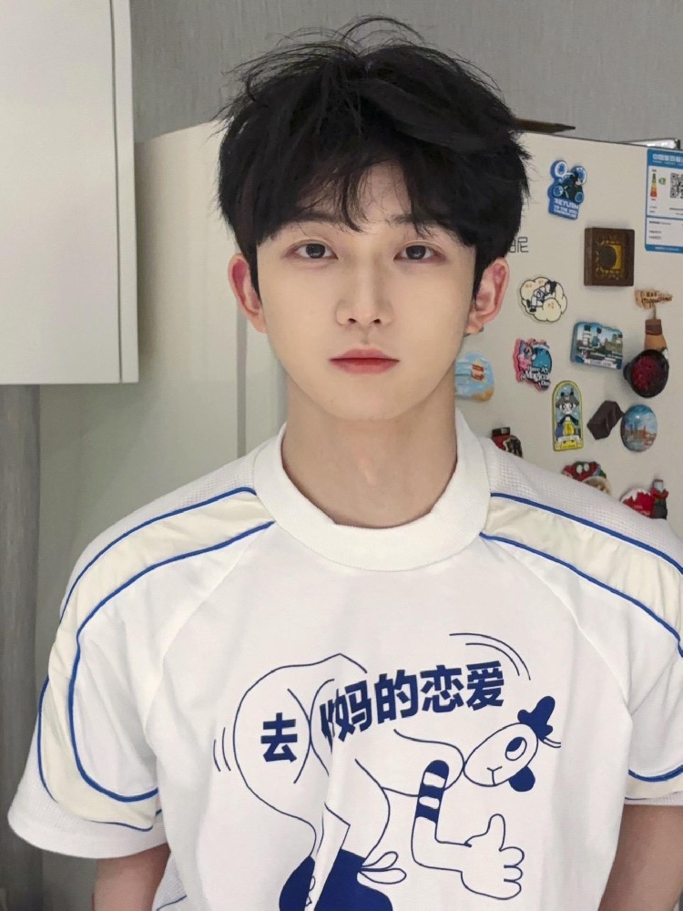 D856 照片203张 视频20个 中国男 奶狗 年轻帅哥 生活日常 真实