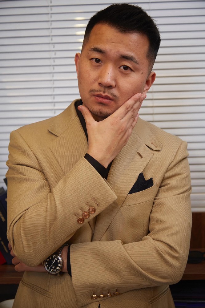 D863 照片682张 视频118个 中国男 生活日常 正装 真实