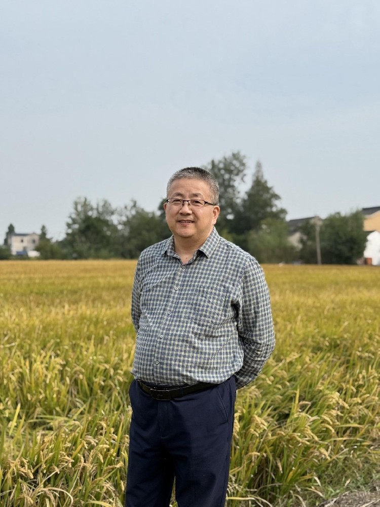 D873 照片208张 视频60个 中国男 气质大叔 老头儿 生活日常 旅游