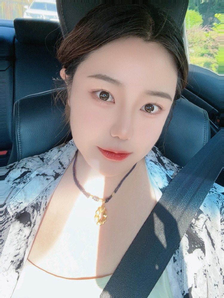 A946 照片392张 视频215个 中国女 年轻少妇 美女 宝妈 生活日常 带娃 旅游 真实 自拍多