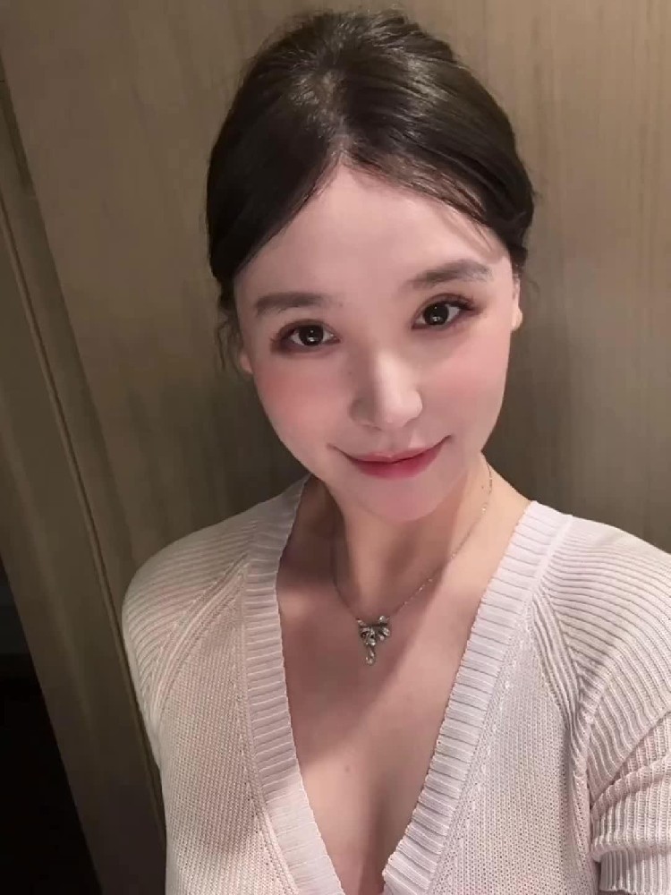 A949 照片305张 视频120个 中国女 气质美女 生活日常 旅游