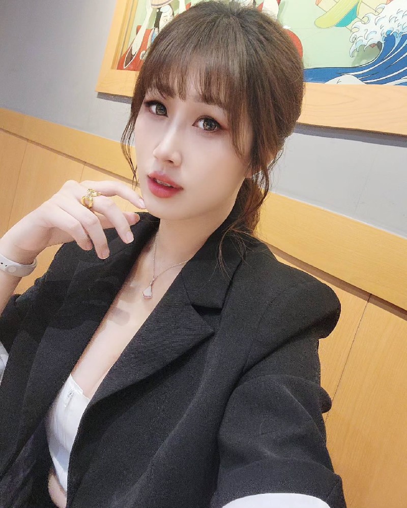 A957 照片1422张 视频61个 台湾 年轻 生活日常 旅游 美食 自拍多