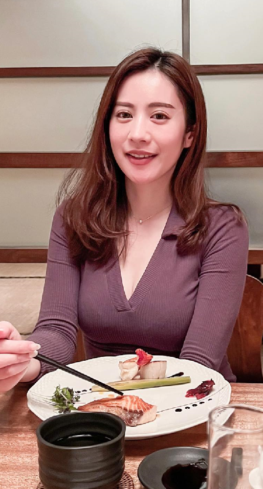 A967 照片1672张 视频13个 台湾 甜美性感姐姐 生活工作日常 旅游 美食下午茶 购物