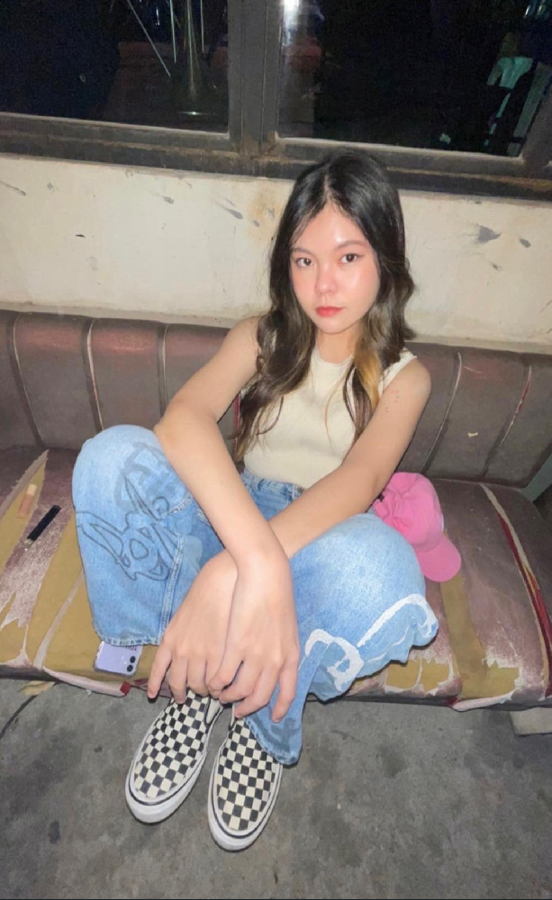 G103 照片378张 视频21个 同人私密 少女 萝莉 学生 可爱 真实 做ai