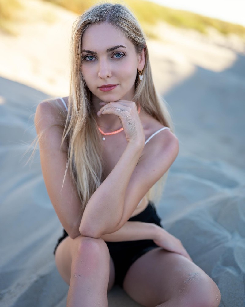 N238 照片958张 视频0个 德国  成熟美女 日常 生活 骑马 自拍多 没有视频