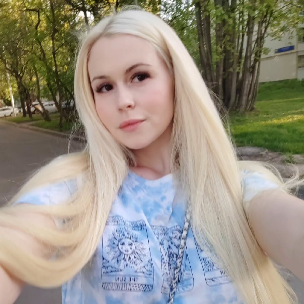 N240 照片2564张 视频86个 俄罗斯 莫斯科 曝光量特低，年轻素人MM，个人日常分享为主，户外素材丰富，部分居家私房照；十多个10秒以上自拍视频