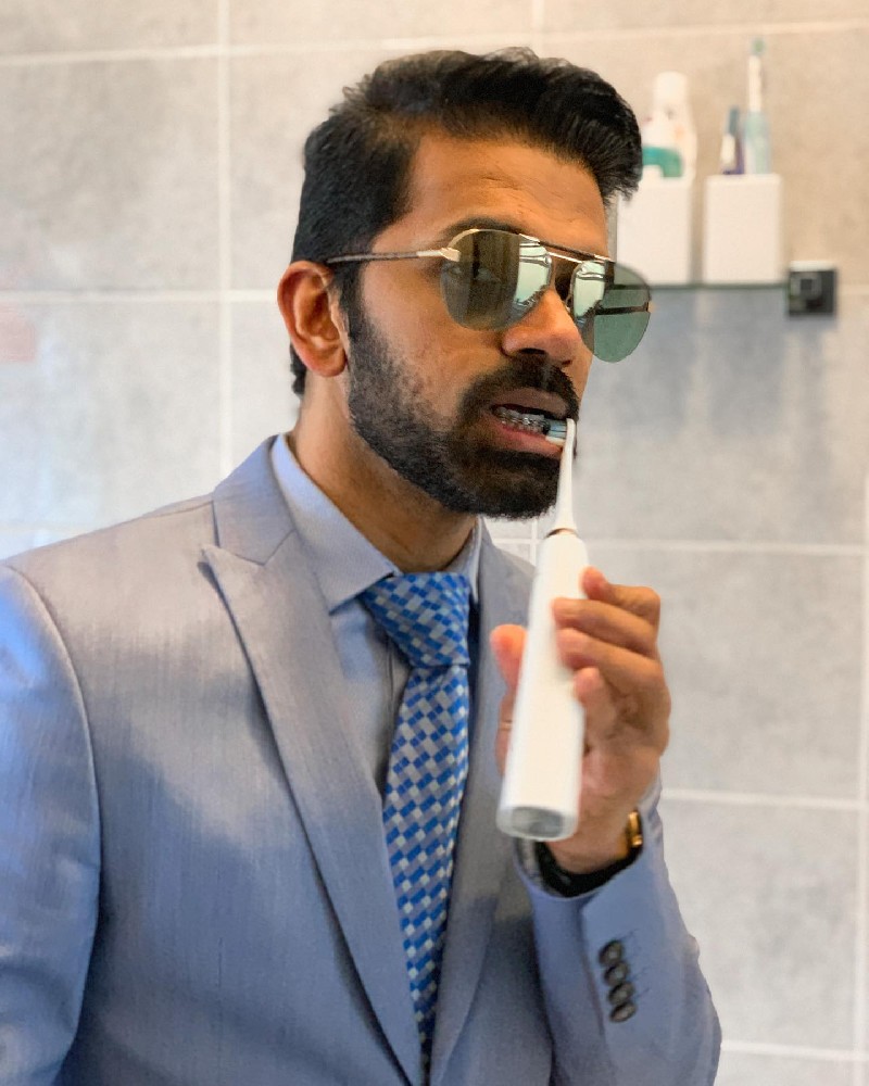 F068 照片1151张 视频171个 欧美帅哥 英国 印度裔 套图素材_爱摄影的成熟大叔，旅游，大量西装照，视频带自拍