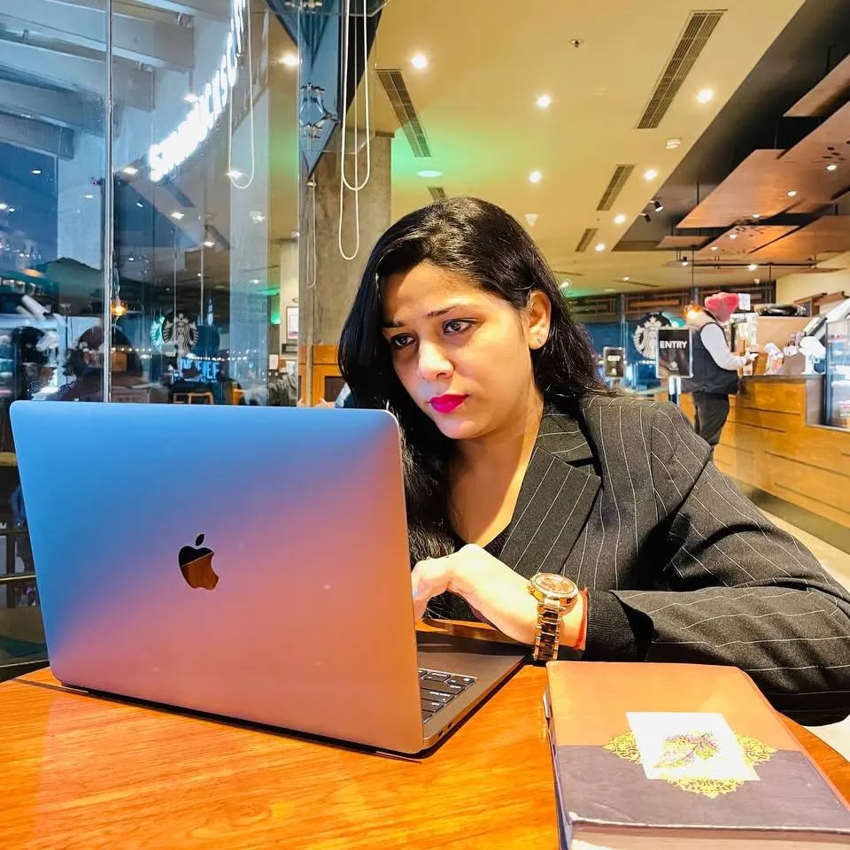 N302 照片742张 视频116个 印度 正装 西装 女助理 女三方 30岁 35岁 40岁 新德里 性感美女 白富美 高质量女性 朋友聚会 逛街 旅游生活  自拍照 素材丰富 生活照  逛街 旅游生活