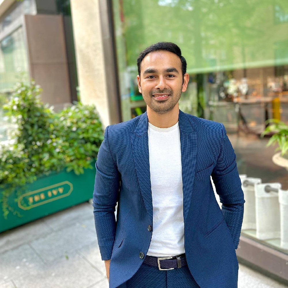 F091 照片286张 视频11个 印度 成熟大叔 自拍 旅游  西装