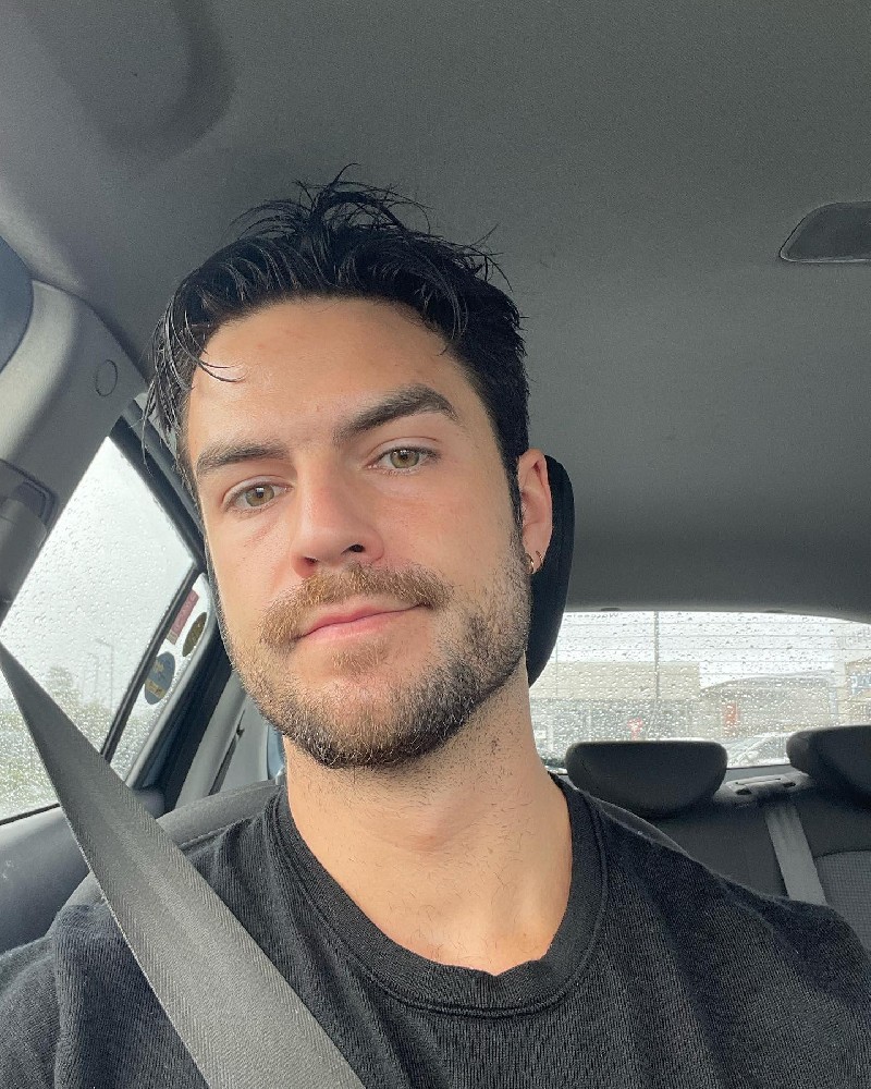 F169 照片877张 视频45个 美国 有生活照  宠物   有自拍照 健身 游泳 朋友合照 有自拍视频