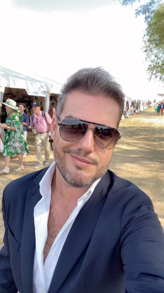 F185 照片1826张 视频115个 美国 职业:（室内设计师）豪车 游艇 旅游 曝光量较低，美国🇺🇸中年男设计师，日常生活类素材为主，居家照较多，工作类素材偏少。注：部分自拍视频有背景音乐。