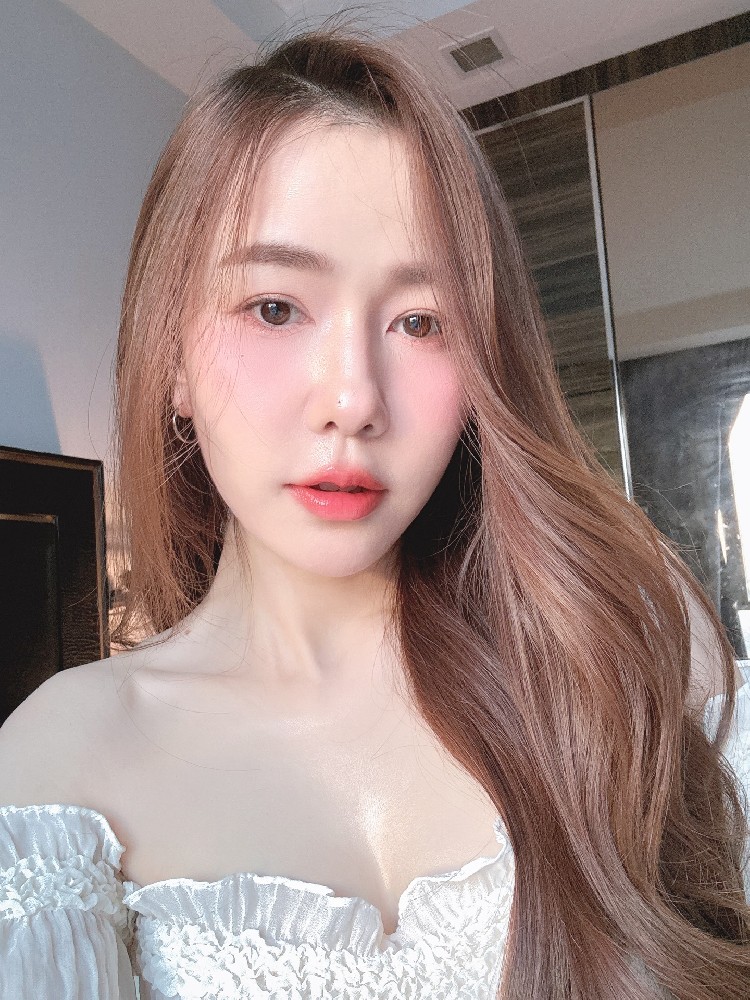 A987 照片2546张 视频84个 泰国 美女 生活日常 旅游 性感 健身 瑜伽 自拍多 适合虚拟视频