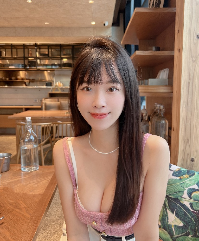 A989 照片581张 视频1个 台湾 年轻可爱美女 性感 生活日常 旅游 自拍多