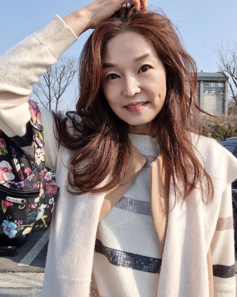 A051 照片2146张 视频174个 韩国 中年女 50+知性阿姨 生活日常 朋友聚会 旅游 穿搭 自拍多