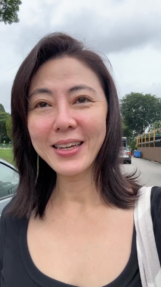 A062 照片992张 视频94个 新加坡 成熟知性姐姐 生活日常 运动打球 生日照 朋友聚会 旅游 自拍多