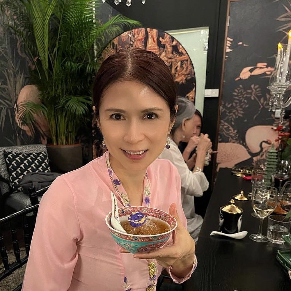 A065 照片1312张 视频54个 新加坡 成熟美女 艺术家 生活工作日常 朋友聚会 生日 打高尔夫 旅游 自拍