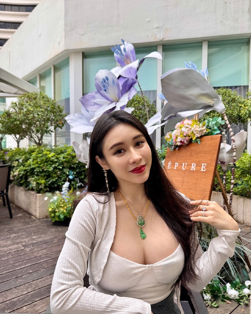 A094 照片4911张 视频24个 香港 性感 大胸美女 生活日常 朋友聚会 下午茶 旅游 冲浪 自拍