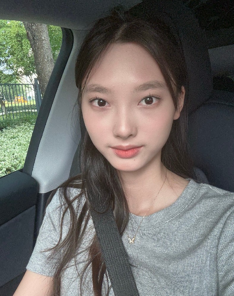 A107 照片488张 视频350个 中国女 年轻少妇 宝妈 生活日常 旅游 带娃 老师 真实 视频包含实况live