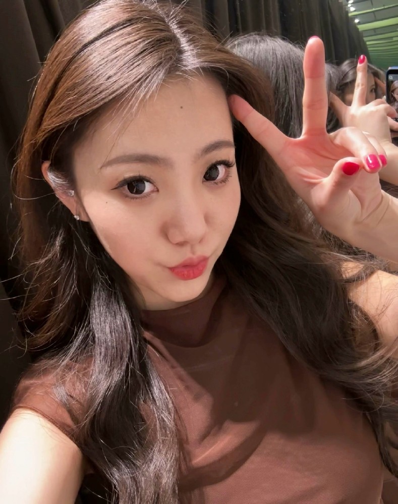 A108 照片163张 视频46个 中国女 年轻少妇 生活日常 旅游 真实 视频包含实况live