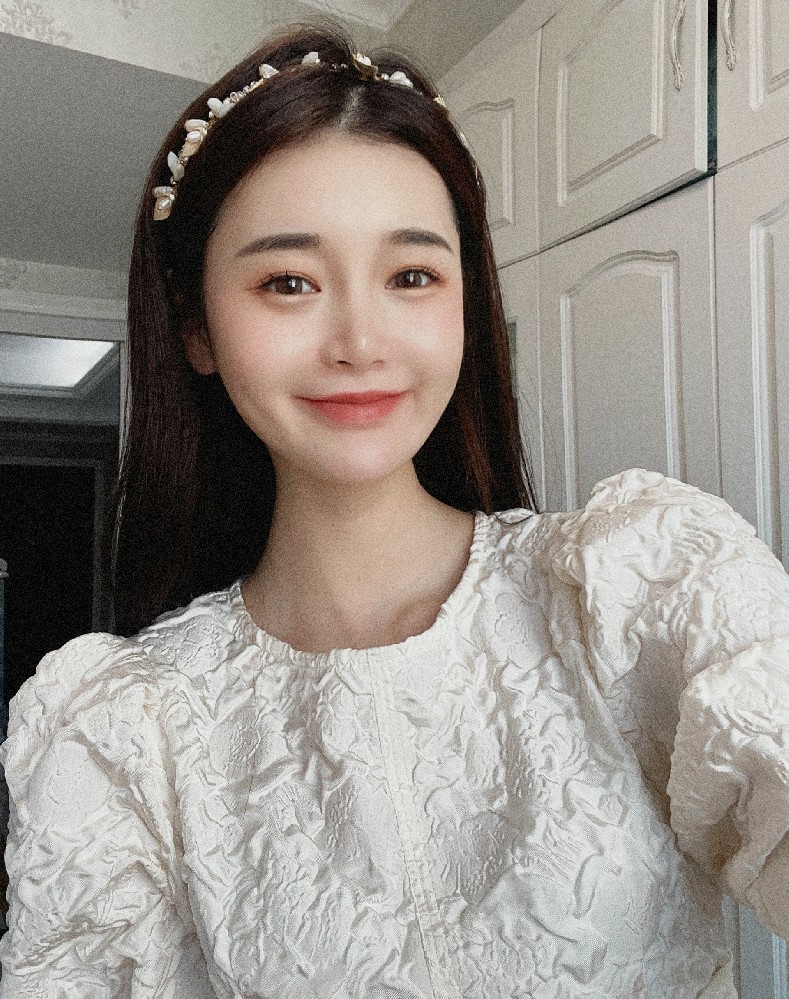 A136 照片2267张 视频241个 中国女 少妇 气质美女宝妈 生活日常 旅游 带娃 有宝宝素材 视频包含实况live