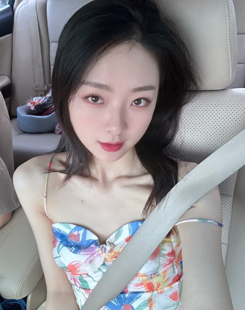 A180 照片1507张 视频494个 中国女 年轻少妇 生活日常 旅游 性感 真实 视频包含实况live