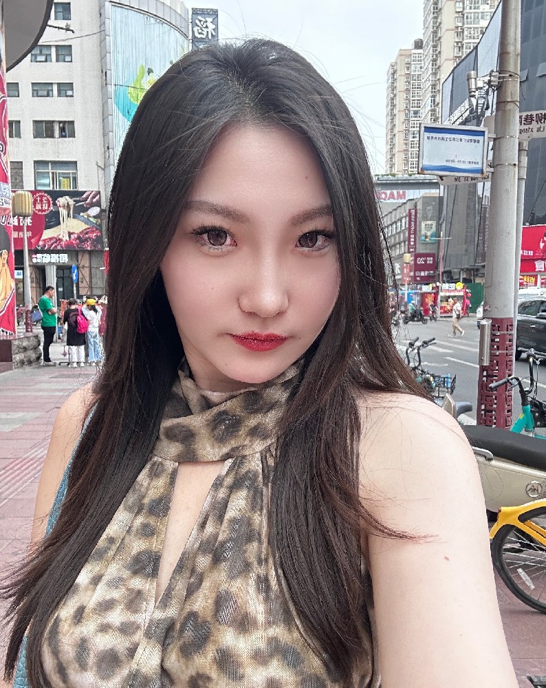 A182 照片479张 视频47个 中国女 年轻美女 生活日常 旅游 真实 视频包含实况live