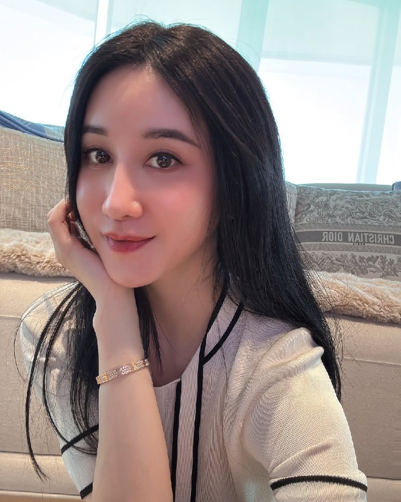 A200 照片2932张 视频61个 加拿大亚裔 宝妈 一个儿子 曝光量低  亚洲女在加拿大 打高尔夫  自拍多  旅游生活素材