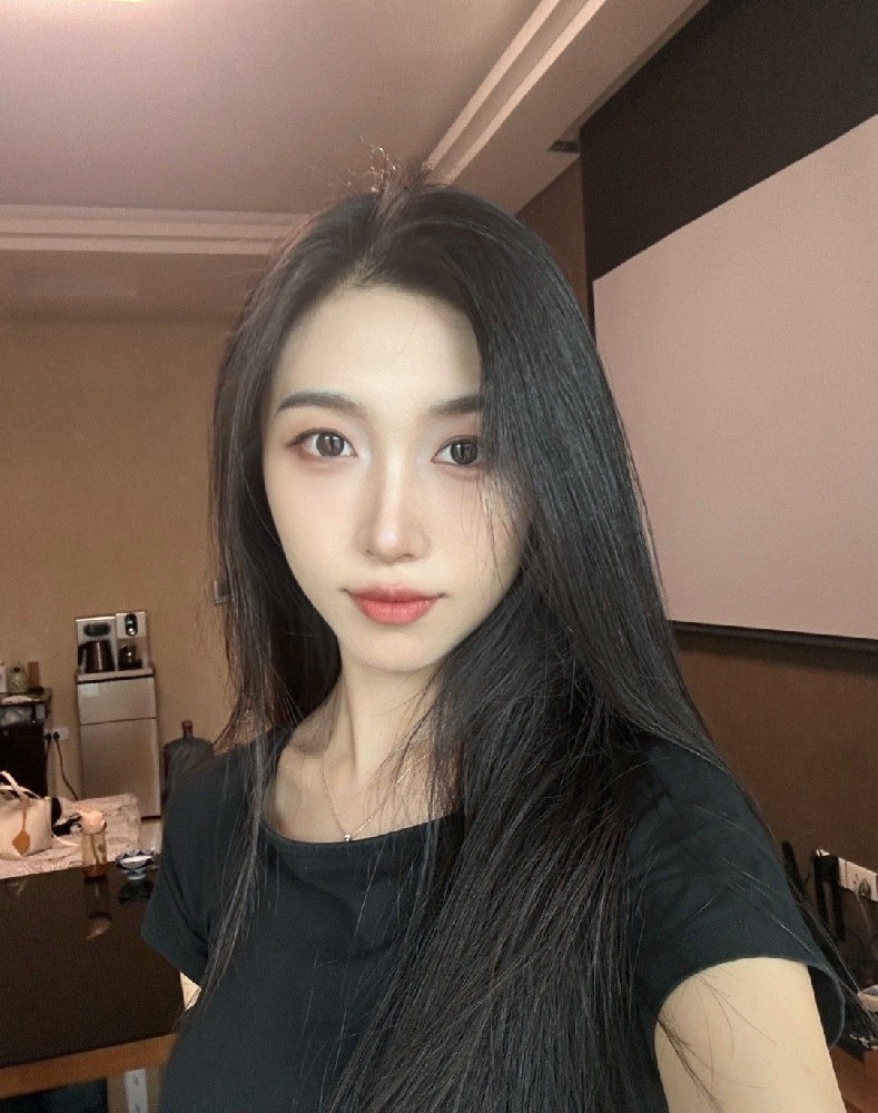 A228 照片405张 视频175个 中国女 年轻气质美女少妇 生活日常 旅游 健身 瑜伽 真实 视频包含实况live