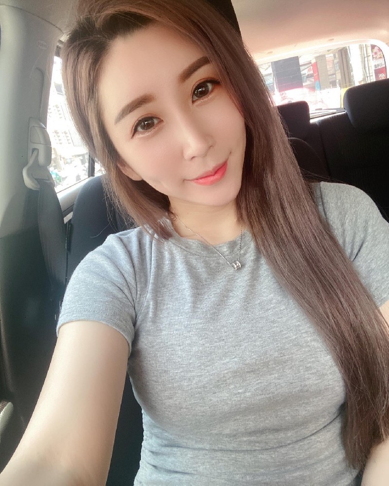 A238 照片1461张 视频34个 台湾 气质御姐美女 性感 有正装 生活日常 旅游 自拍多 自拍视频多