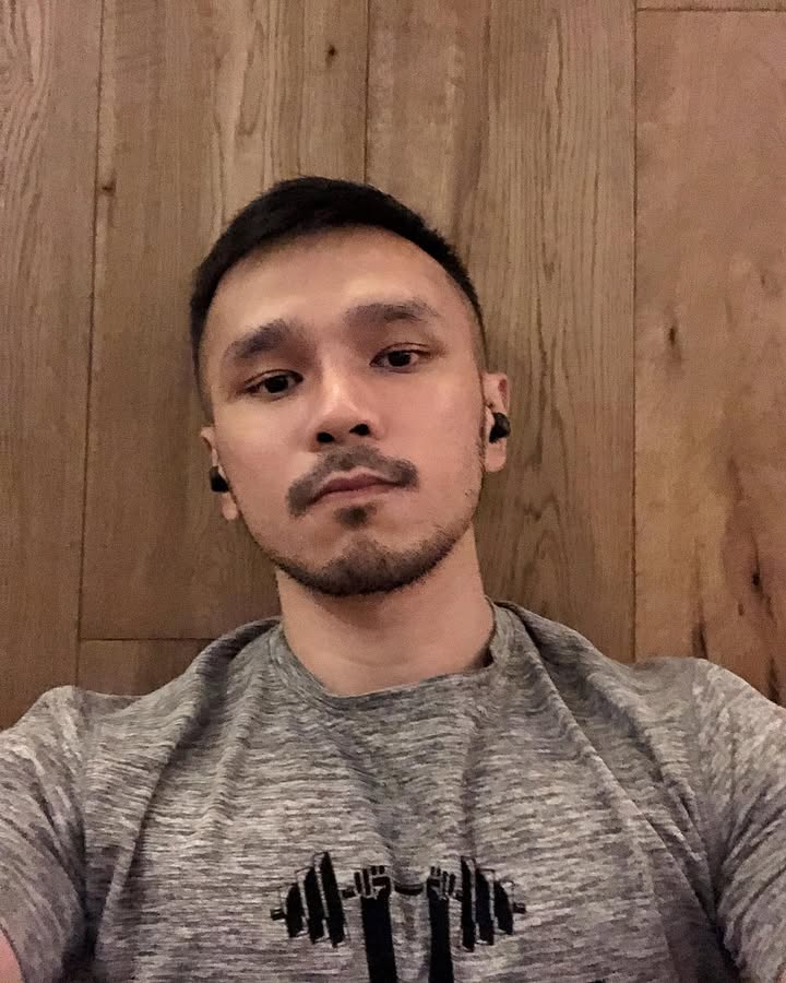 D900 照片723张 视频29个 香港 气质型男 生活日常 旅游 健身