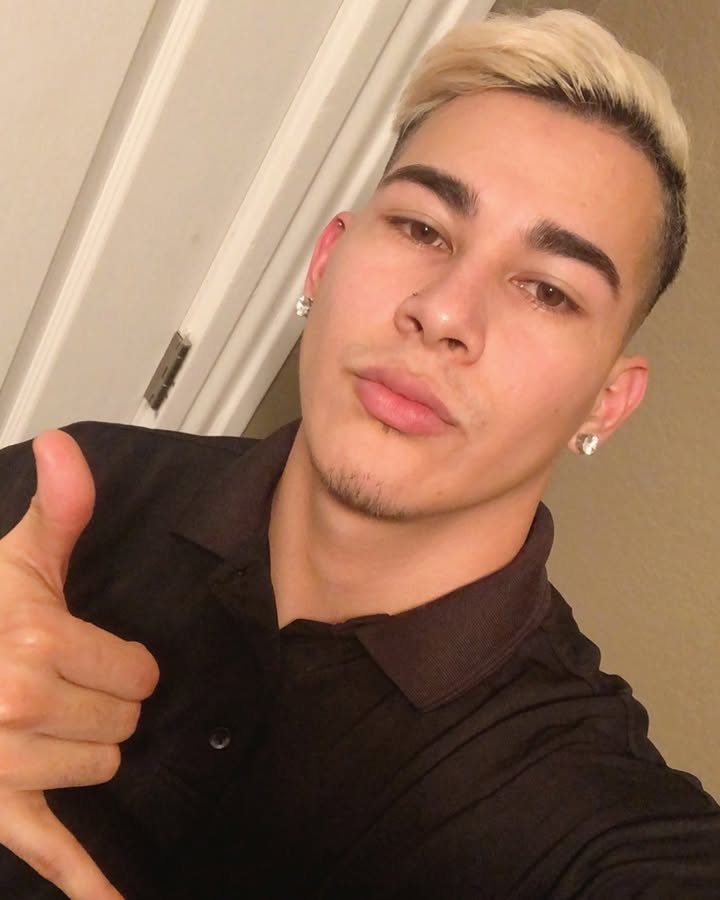 F207 照片459张 视频5个 美国 年轻肌肉男 生活日常 旅游 健身 自拍多